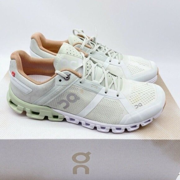 On Running Shoes On Cloud Flow Cloudflow Womens Running Shoe